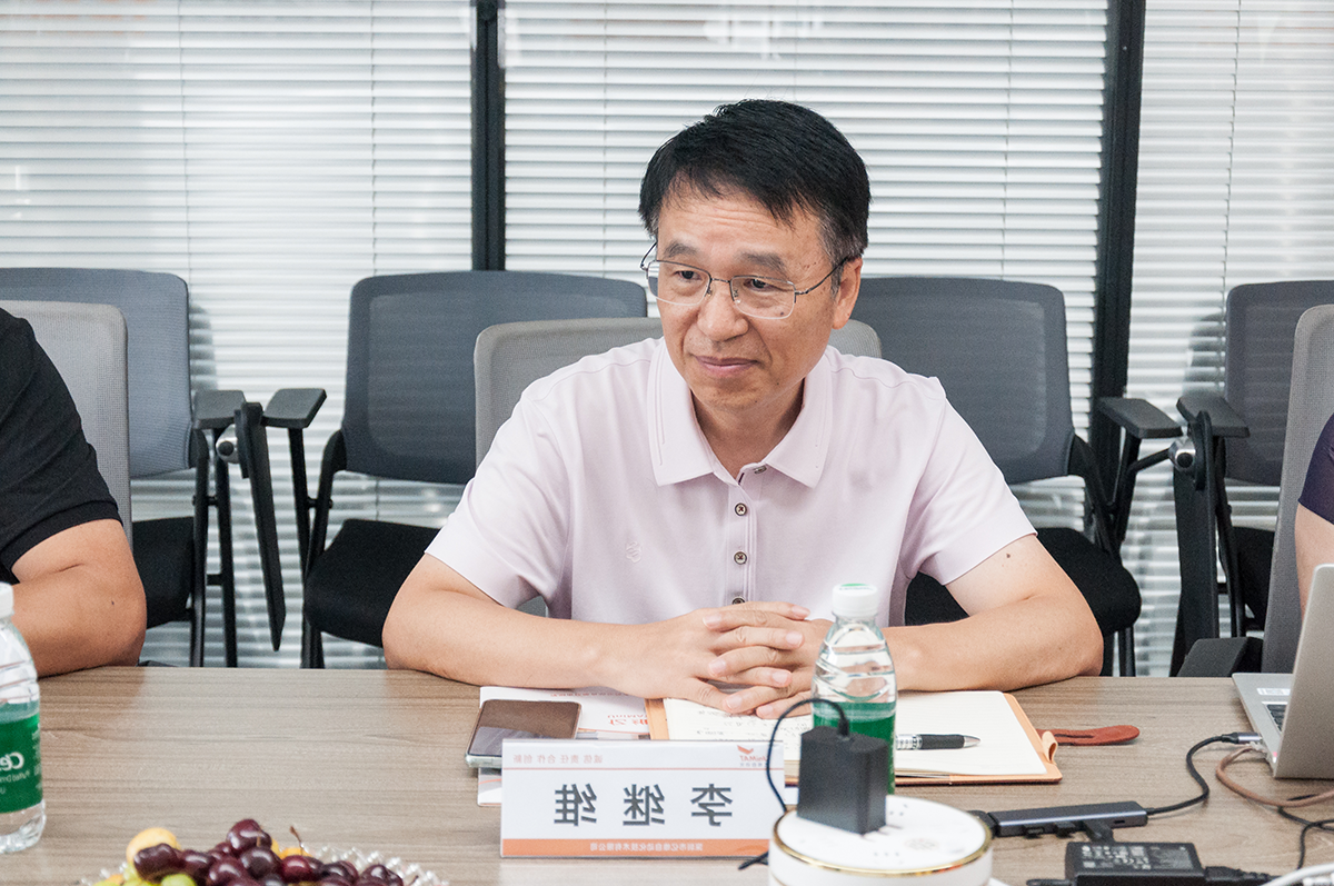 潍坊市坊子区委副书记钟敏一行莅临世界杯365买球欢迎您首页参观调研 潍坊市坊子区委副书记钟敏一行莅临世界杯365买球欢迎您首页参观调研